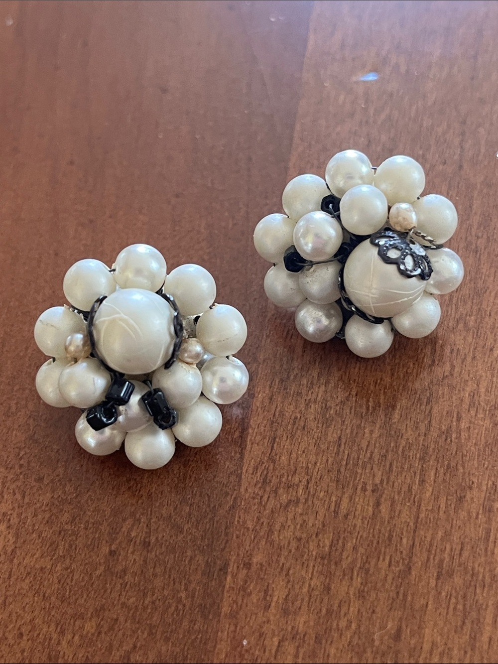 Vintage Classic Pearl Cluster Clip-On Earrings - Cream